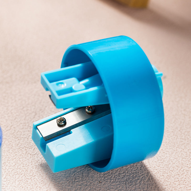 Deli EH558 sharpener showing standard and jumbo pencil holes