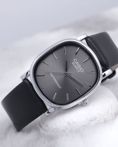 Leather Strap Wristwatch – Black